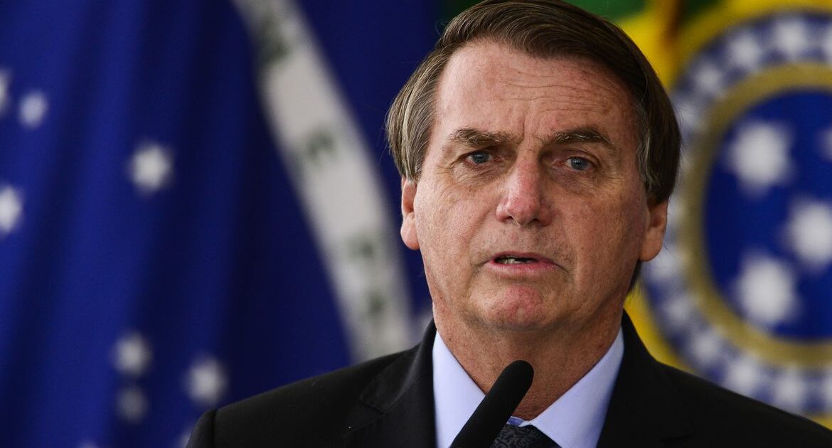 PSOL apresenta notícia crime contra Bolsonaro por associar vacina da Covid a Aids