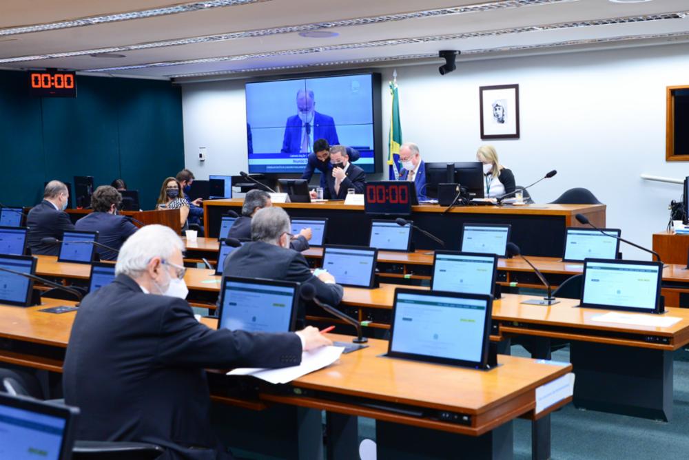 Com voto contrário do PSOL, Conselho de Ética arquiva processo contra Ricardo Barros