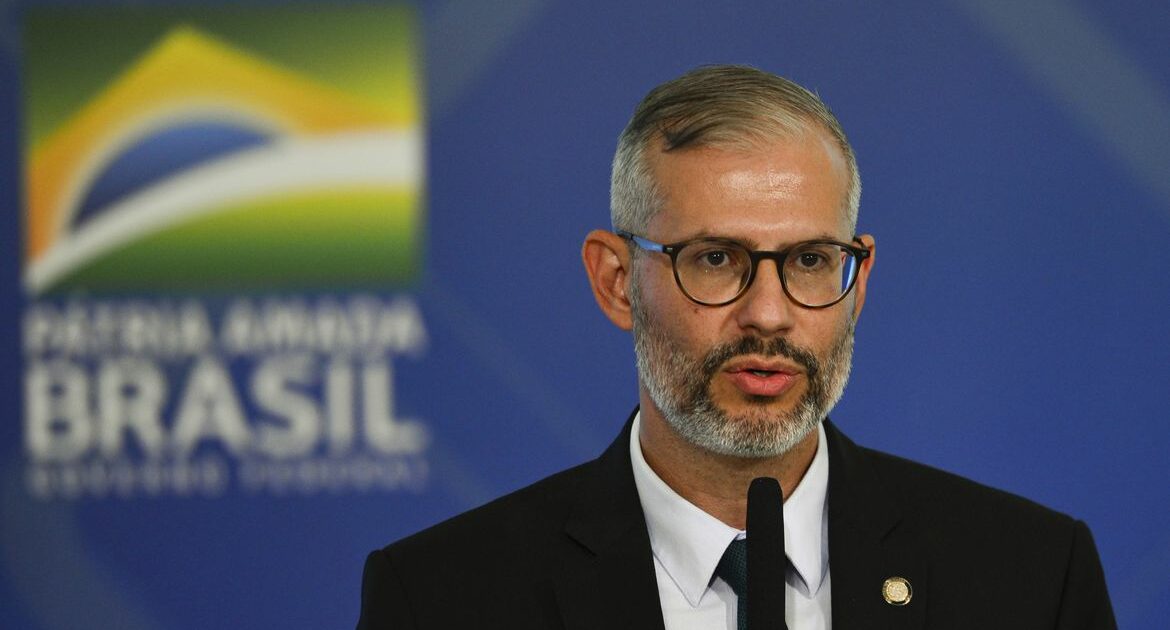 Convocado pelo PSOL, ministro da Educação terá que explicar esquema de corrupção