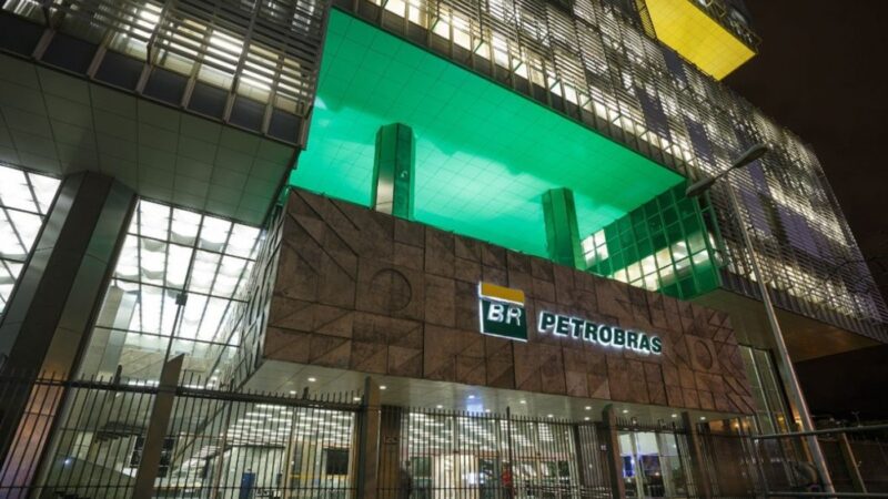 PSOL questiona venda de unidade da Petrobras por valor abaixo do mercado e no fim do governo Bolsonaro