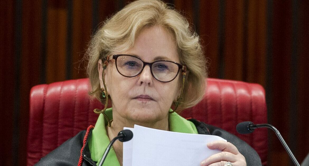 Ministra Rosa Weber manda incluir notícia-crime do PSOL sobre fala mentirosa de Bolsonaro ao inquérito da CPI da Pandemia