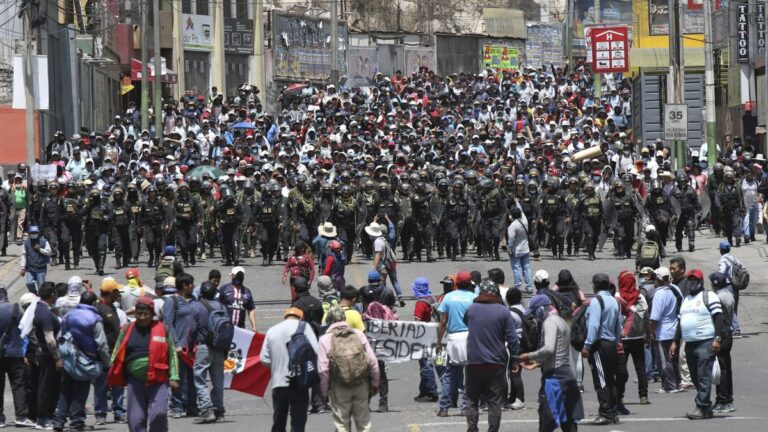 Parlamentares do PSOL condenam a repressão no Peru