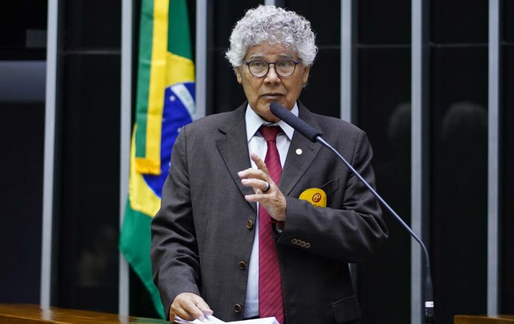Parlamentares do PSOL apresentam projeto que revoga o ‘auxílio mudança’