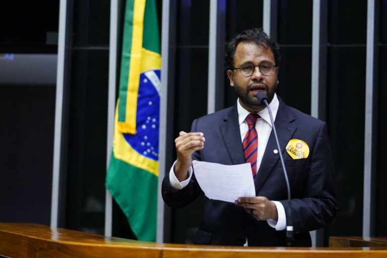 Pastor Henrique Vieira assume Vice-liderança do Governo na Câmara