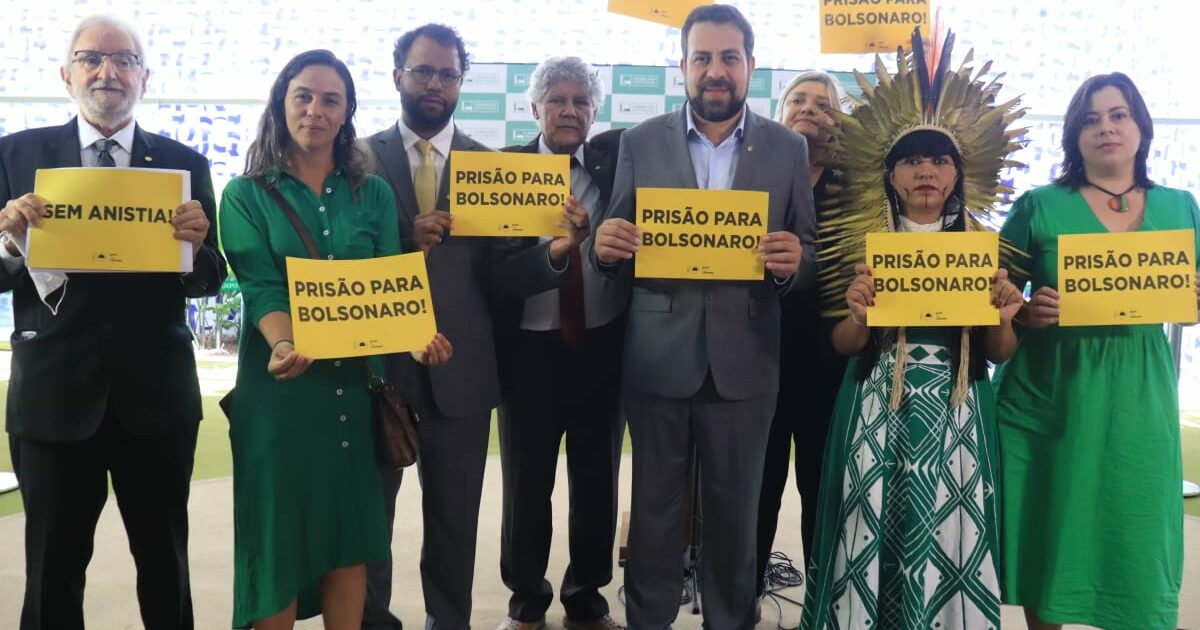 PSOL protocola ofício ao ministro Alexandre de Moraes reforçando de pedido de prisão e medidas cautelares contra Jair Bolsonaro