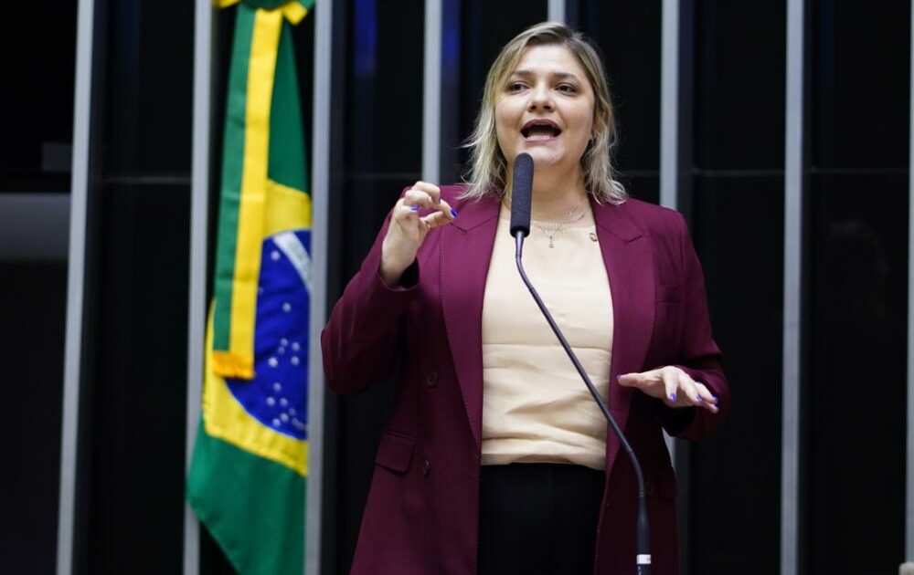 Provocado pela deputada Luciene Cavalcante, Tribunal de Contas proíbe que Bolsonaro use ou venda joias de luxo