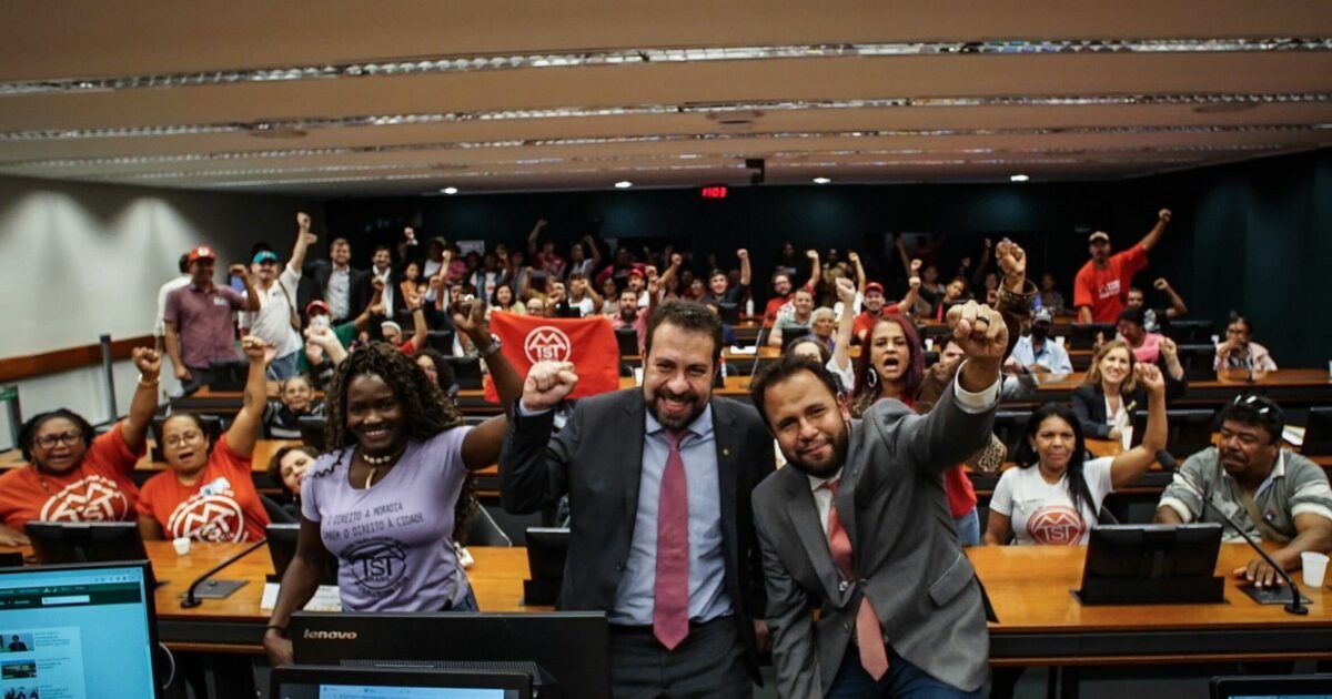 Deputados do PSOL querem transformar Cozinha Solidária do MTST em política pública