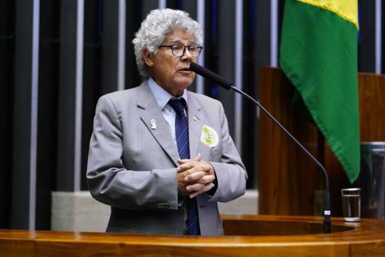 Chico Alencar pede medidas contra jogo racista aos ministérios da Igualdade Racial e dos Direitos Humanos