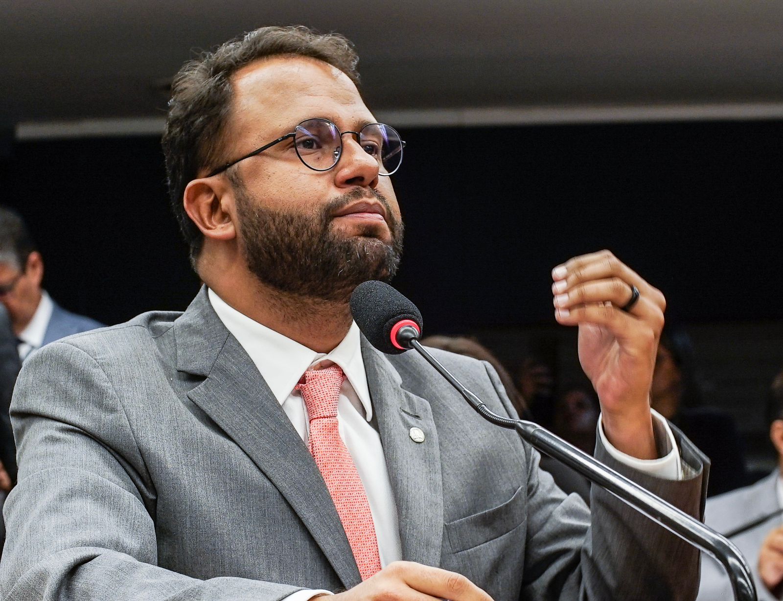 Pastor Henrique Vieira pede informações ao Ministério da Defesa sobre concursos para capelão militar