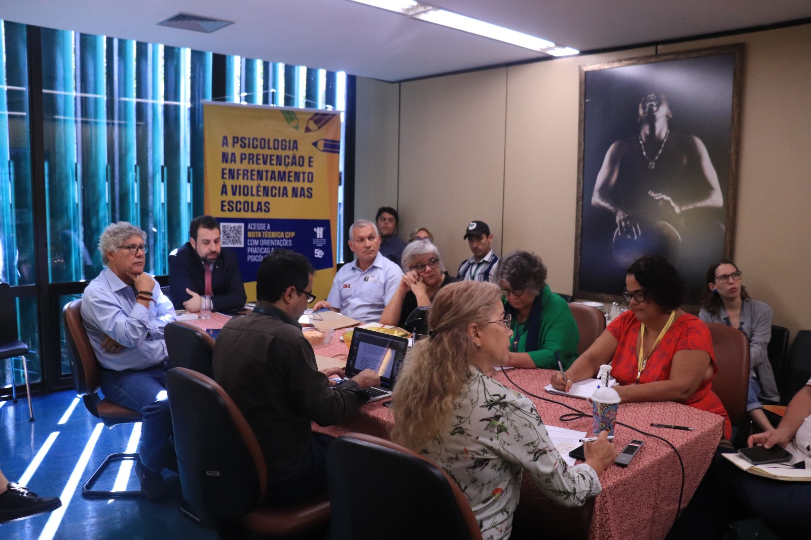 Primeira edição do “Café com Lutas” do PSOL na Câmara de 2023 debate Paz nas Escolas com especialistas e parlamentares