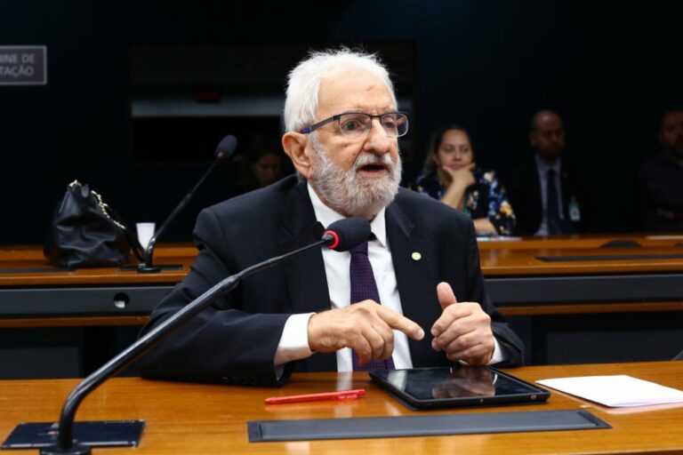 Atuação do Ivan Valente no Grupo de Trabalho da Reforma Tributária foi decisiva para se obter avanços