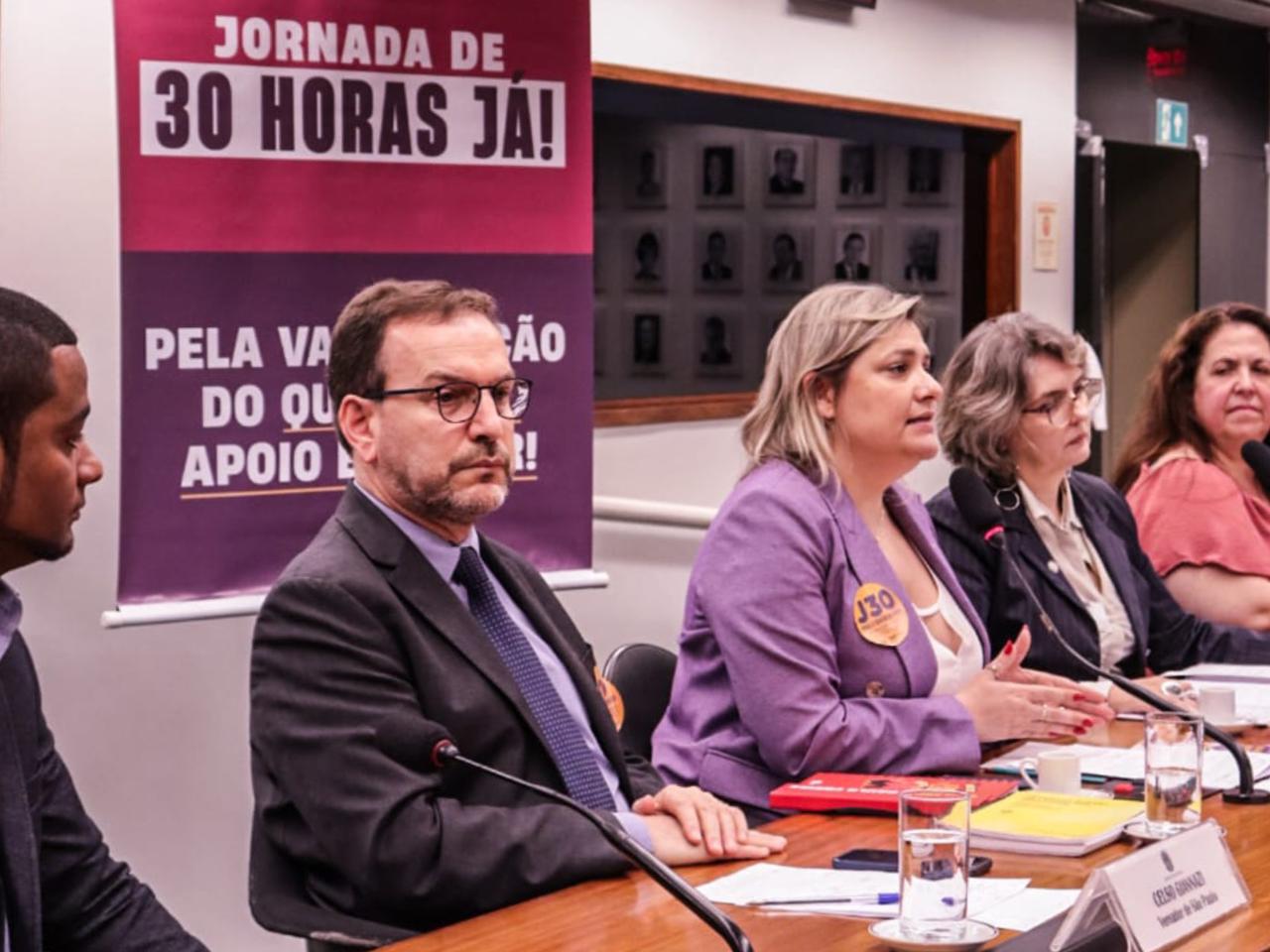 Luciene Cavalcante realiza audiência pública para debater precarização das condições de trabalho do Quadro de Apoio Escolar