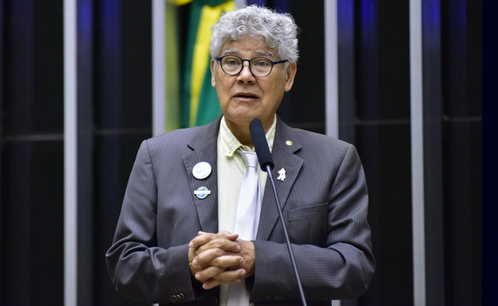 Chico Alencar fica entre os 10 parlamentares que mais discursaram na tribuna, segundo ranking do Globo