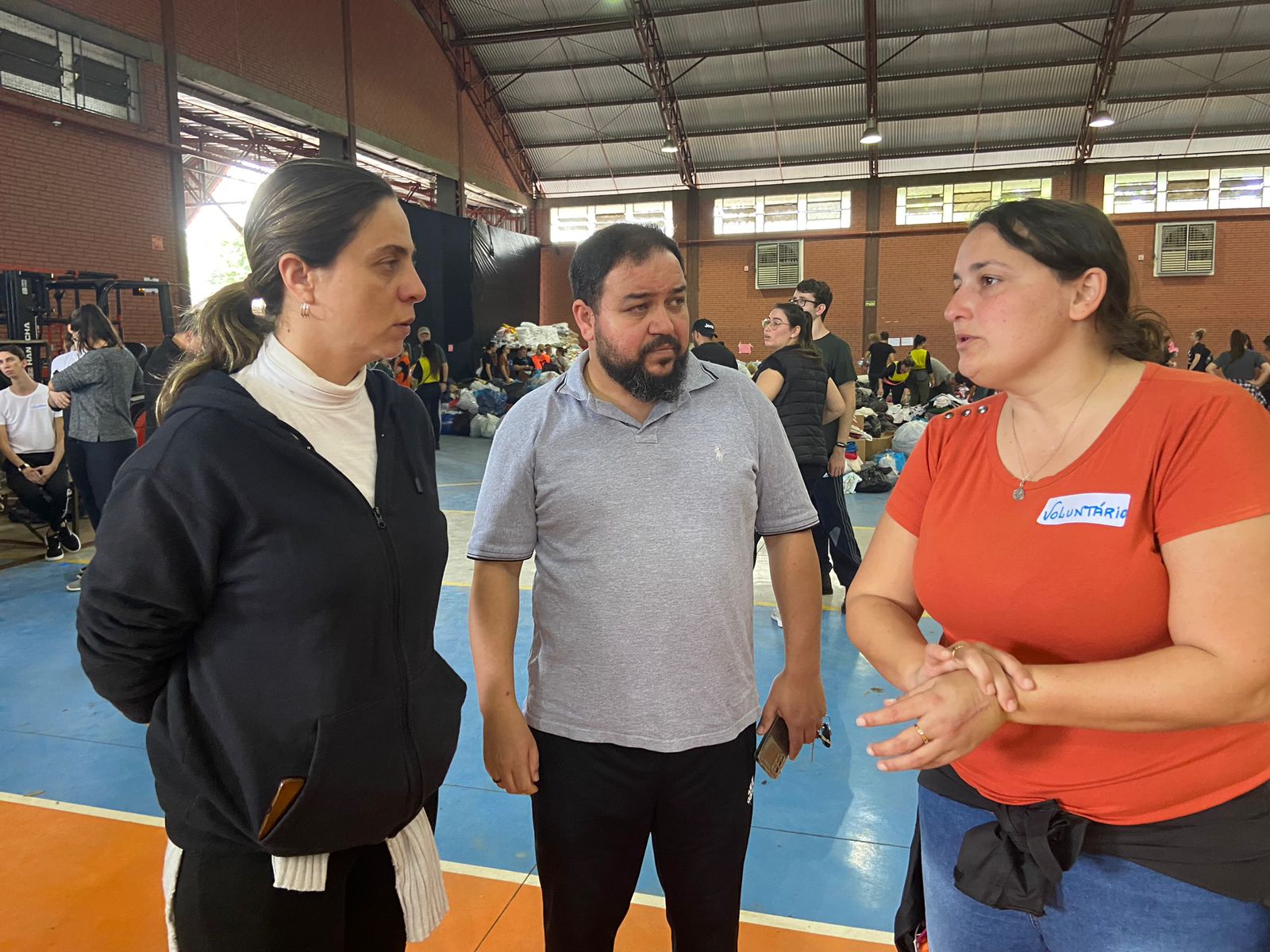 Fernanda Melchionna propõe emendas parlamentares e isenção de taxas de água, luz e saneamento para auxiliar a população atingida pelas enchentes no RS