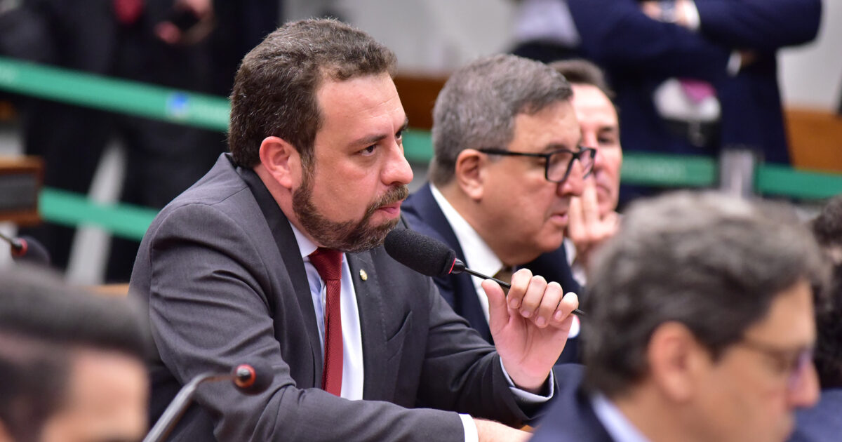 Boulos apresenta questão de ordem contra manobra que pode tornar Bolsonaro elegível mais cedo