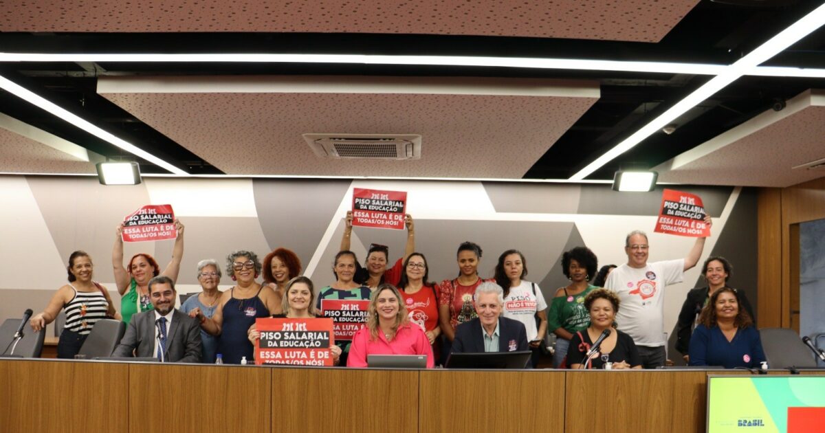 Dep. Professora Luciene realiza audiência pública em Belo Horizonte pelo pagamento do Piso do Magistério