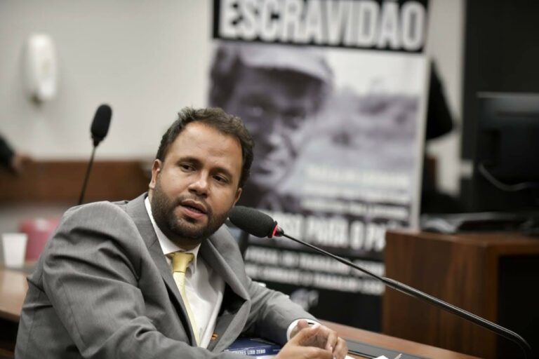 Trabalho análogo à escravidão, fundamentalismo religioso e milícia: esquema na Zona Oeste do Rio escancara crimes denunciados pelo Pastor Henrique Vieira