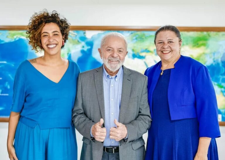Talíria Petrone encontra o presidente Lula para sanção de lei sobre enfrentamento à violência contra as crianças