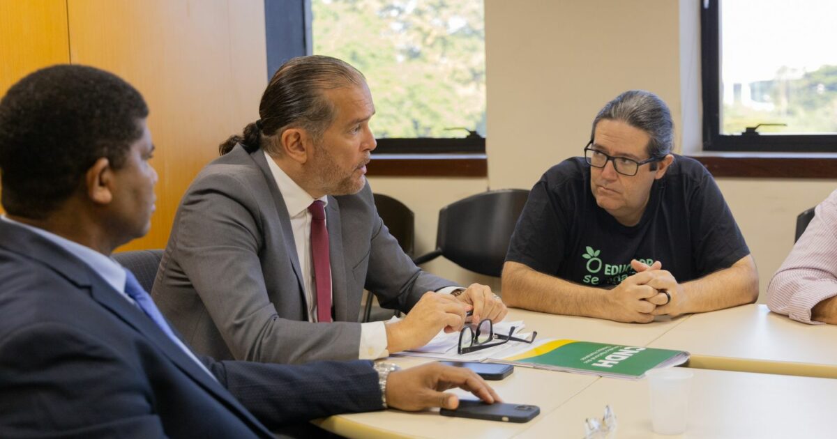 Tarcísio Motta participa de audiência do Conselho Nacional dos Direitos Humanos sobre crescimento do neonazismo