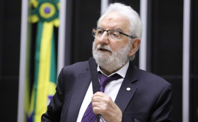 Ivan Valente alerta para tentativa da extrema direita de anistiar Bolsonaro