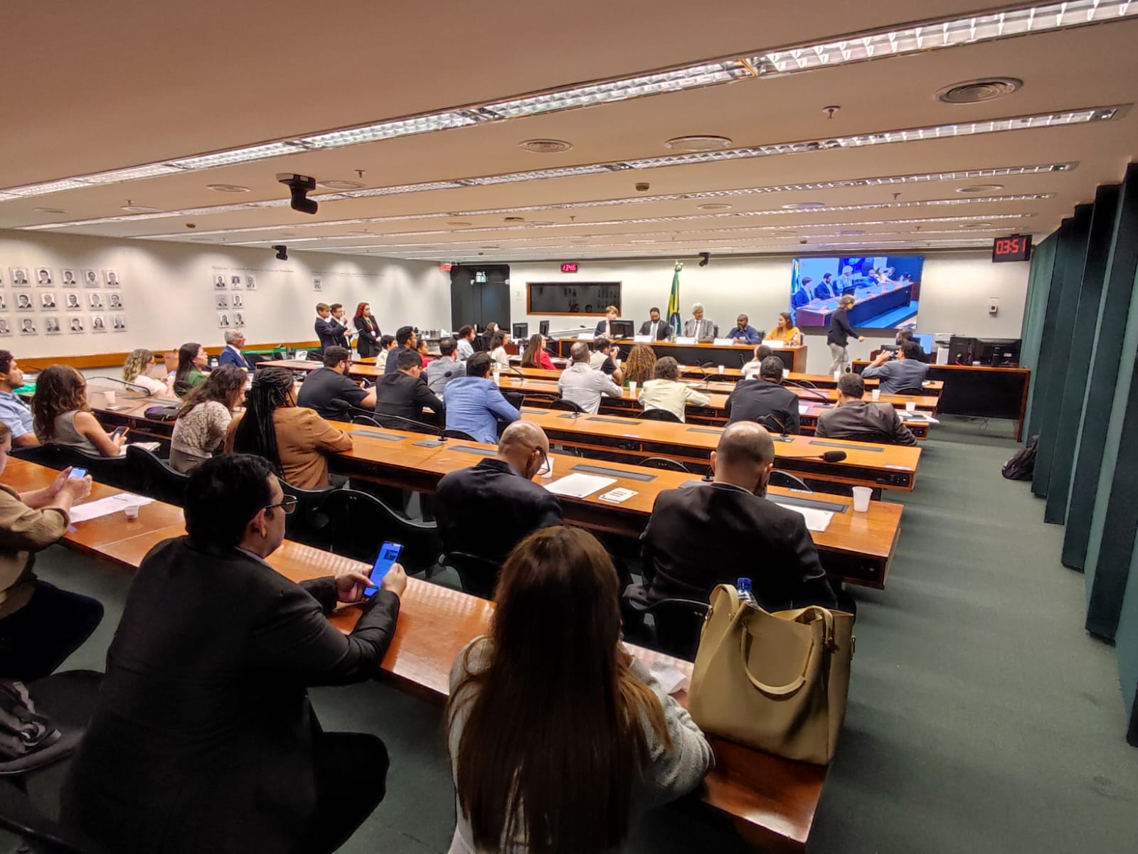 Chico Alencar participa de audiência pública para debater a garantia de direitos nos territórios e os impactos da crise climática