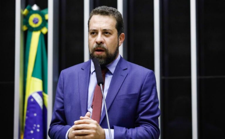 Boulos critica “hipocrisia” de bolsonaristas sobre 6×1