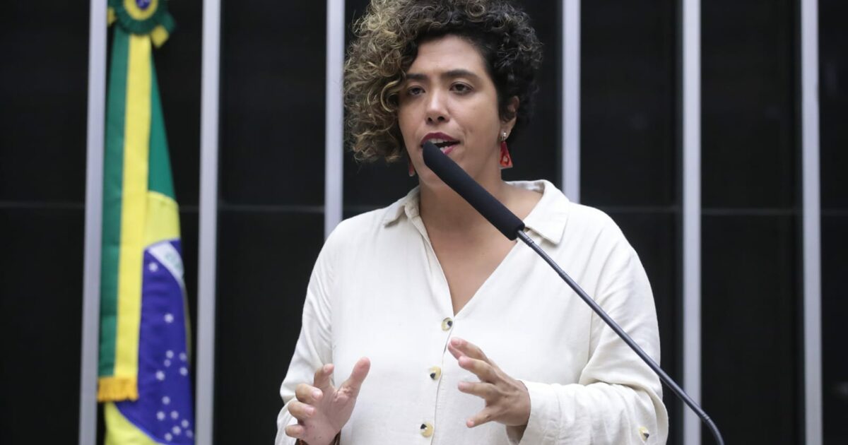 Deputada Talíria Petrone protocola PL para garantir direito a servidores e seus filhos