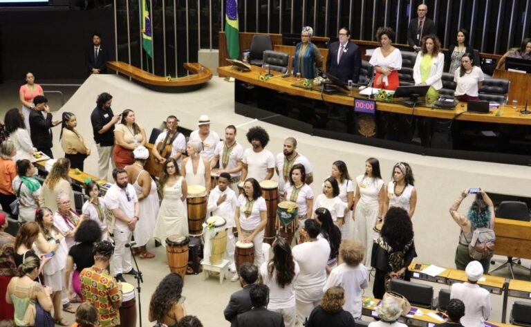 PSOL quer Medalha Marielle Franco para homenagear defensores de direitos humanos