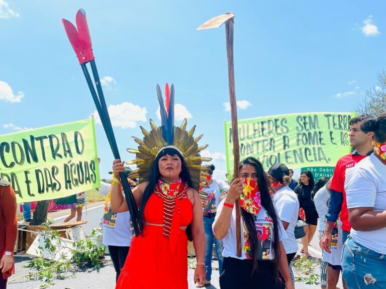 Célia Xakriabá reforça união contra o agronegócio na abertura da Jornada Nacional de Luta das Mulheres Sem Terra