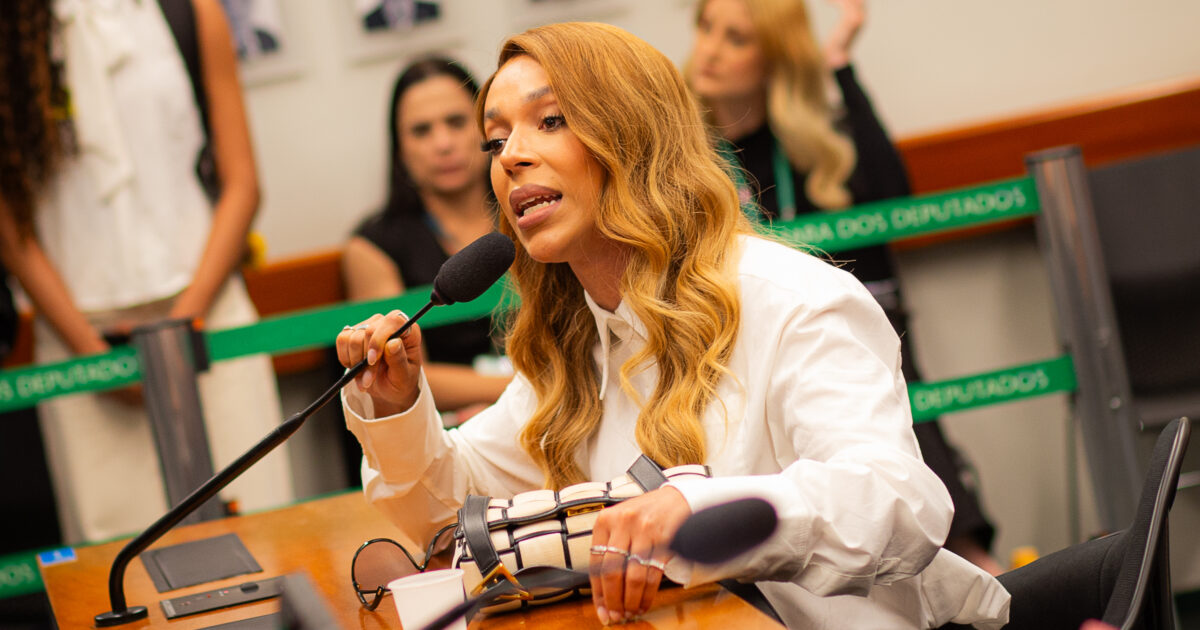 Erika Hilton denuncia tentativa de “sequestro” do Congresso Nacional por parte da extrema-direita