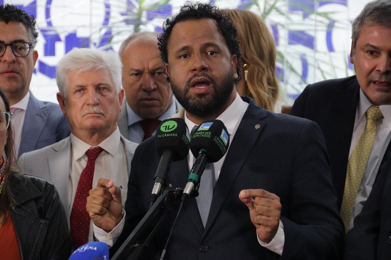 Henrique Vieira pede investigação de PMs acusados de executar homem em situação de rua