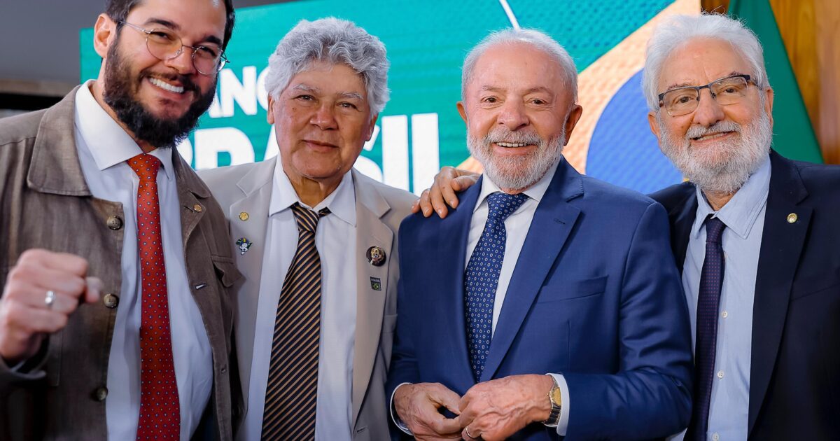 Ivan Valente encontra-se com presidente Lula para lançamento do Programa Brasil Soberano