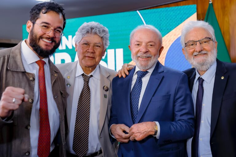 Ivan Valente encontra-se com presidente Lula para lançamento do Programa Brasil Soberano