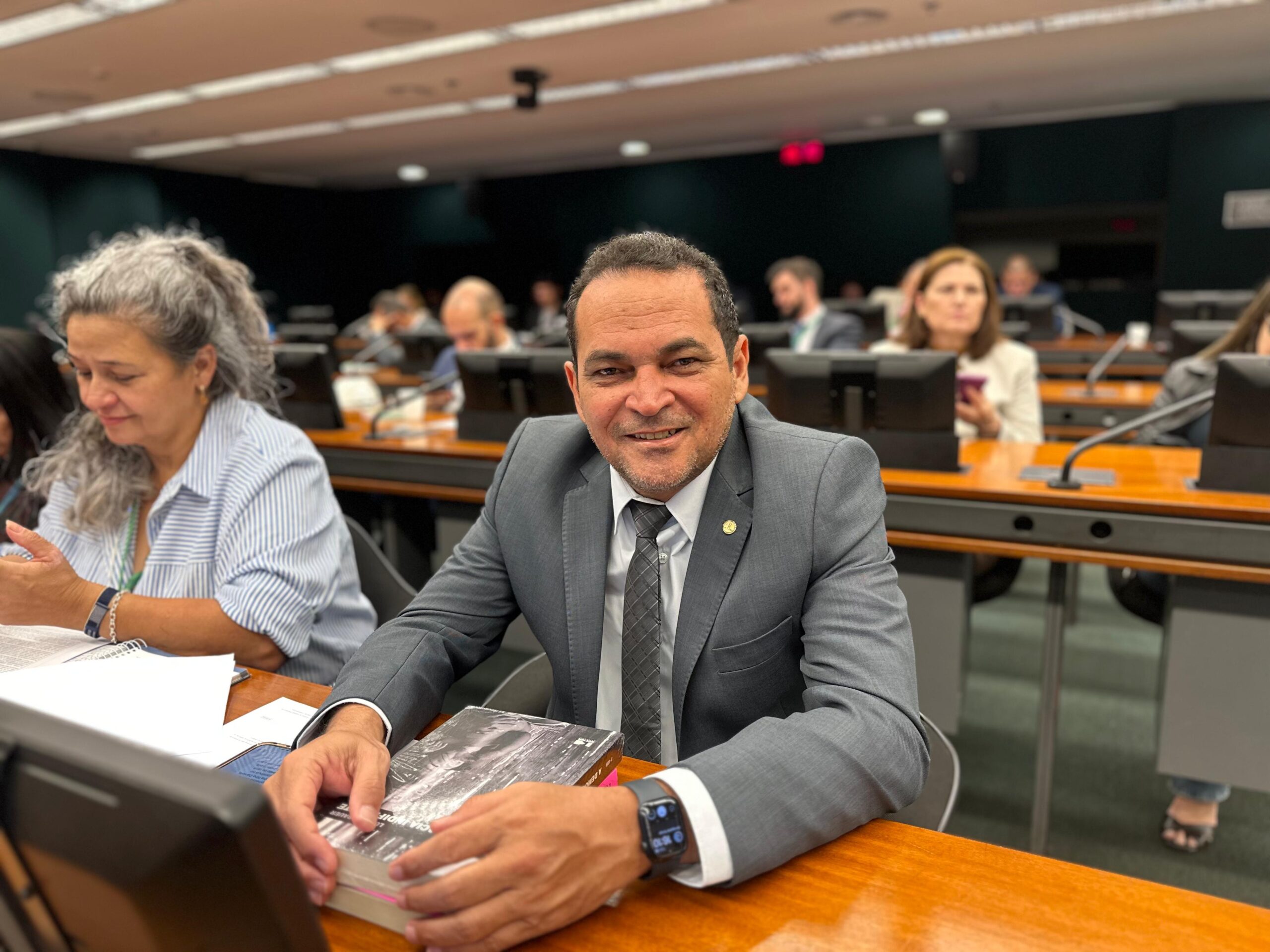 Sugestões de emendas do deputado Paulo Lemos e da bancada do PSOL são aprovadas na Comissão da Amazônia e dos Povos Originários