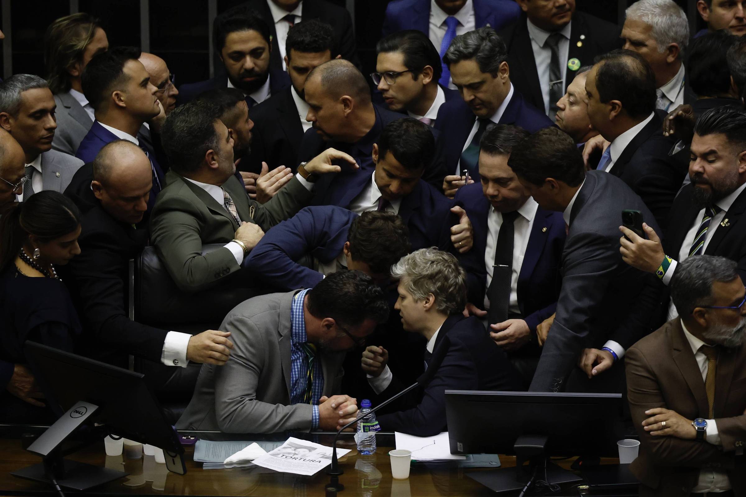 Bancada do PSOL pede Conselho de Ética para bolsonaristas por motim que impediu funcionamento do plenário