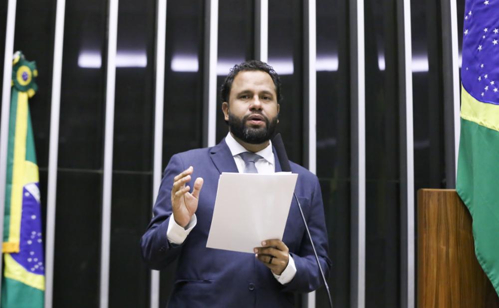 Deputado Pastor Henrique Vieira propõe multa para partidos que paralisarem o funcionamento da Câmara