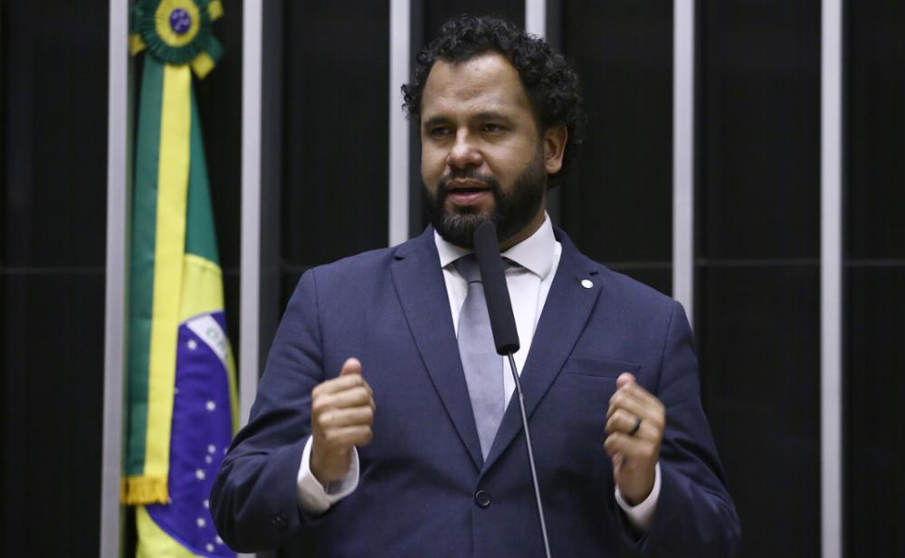 Pastor Henrique Vieira segue na luta pelos direitos dos servidores da cultura