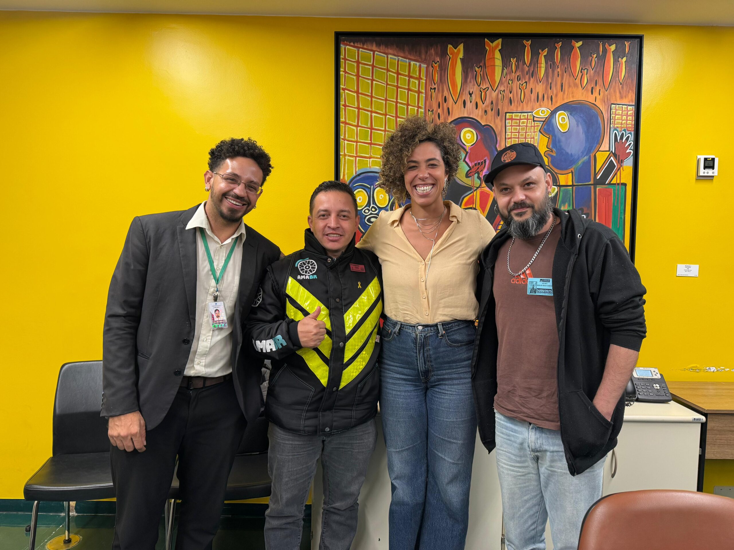 Autora do PL que cria vale refeição para entregadores de apps, Talíria Petrone se reúne com lideranças da categoria