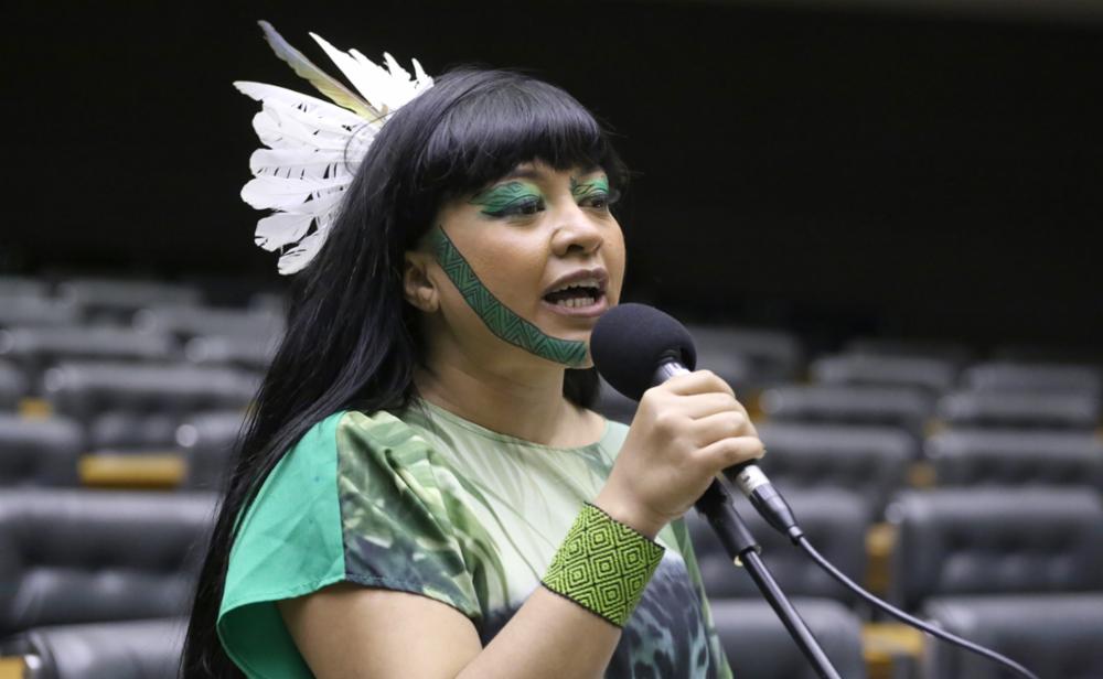 Deputada Célia Xakriabá aciona PF e CGU contra suspeita de corrupção e favorecimento a mineradoras na Serra do Curral (MG)