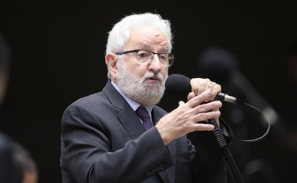 Deputado Ivan Valente prepara relatório sobre aspectos negativos da exploração de combustíveis fósseis