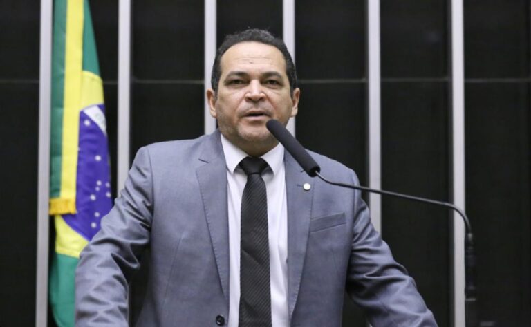Deputado Paulo Lemos luta em defesa dos direitos dos agentes comunitários de saúde e de combate às endemias