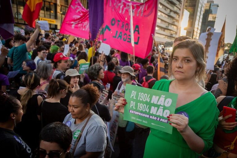 Após ação da professora Luciene, prefeitura de SP é multada em R$ 24,8 milhões por negar aborto legal