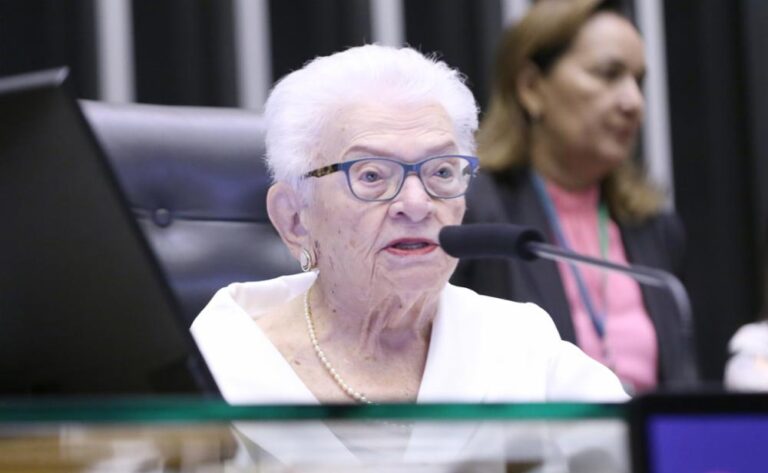 PEC 25/2023 de Erundina propõe Sistema Único de Mobilidade para garantir Tarifa Zero