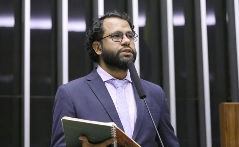 Deputado Henrique Vieira solicita gratuidade no transporte público para estudantes durante o ENEM