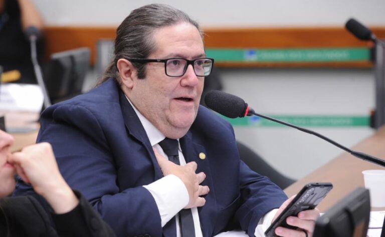 Tarcísio Motta participa de reunião no Ministério dos Direitos Humanos para discutir ações do governo diante do massacre no Rio de Janeiro