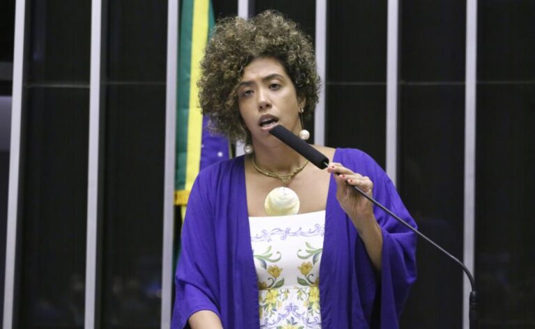 Talíria Petrone propõe medidas emergenciais após chacina promovida por governador do RJ, a maior da história