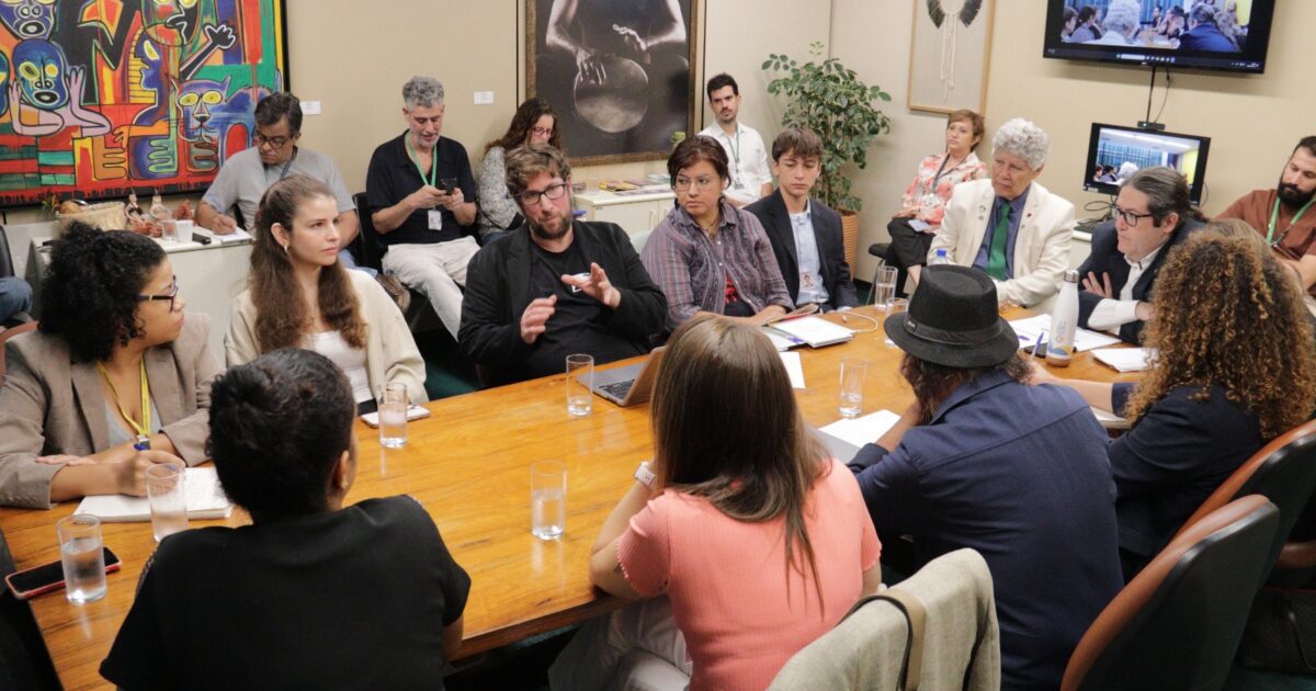 Assimetria: acordo Mercosul–União Europeia prioriza o comércio mas expõe países latino-americanos a riscos ambientais e de soberania