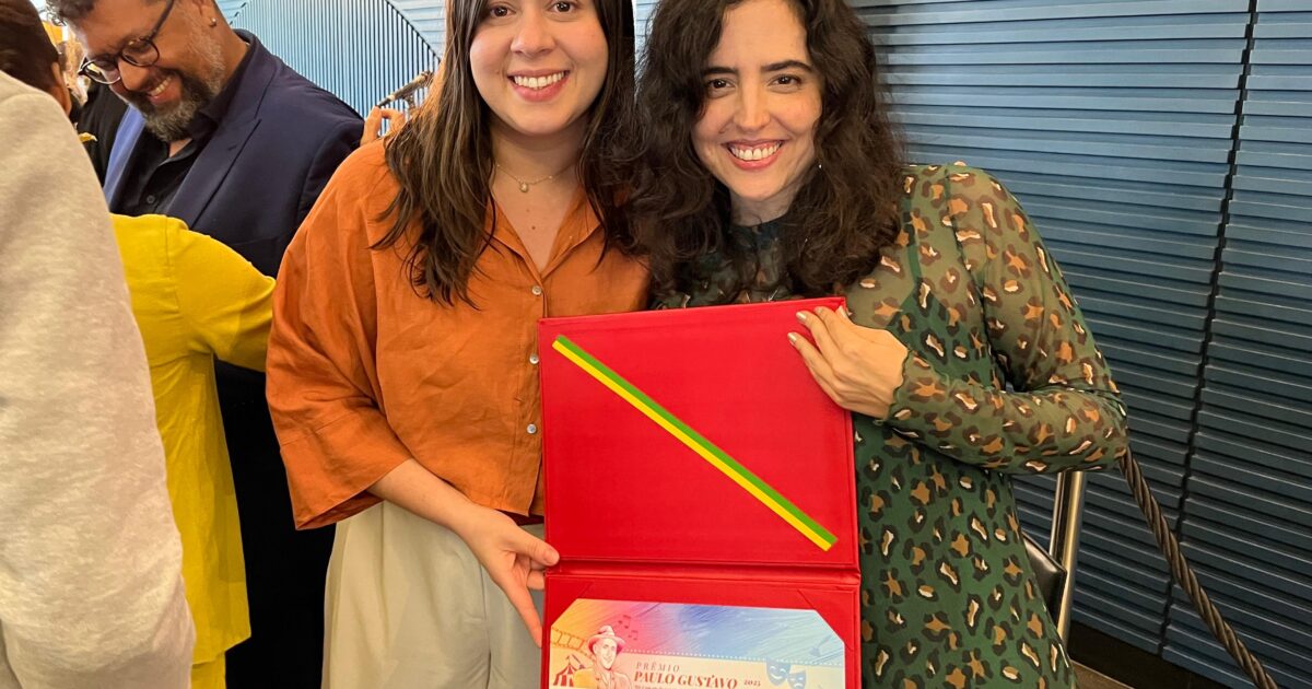 Indicada por Sâmia, atriz Livia La Gatto recebe o Prêmio Paulo Gustavo 2025