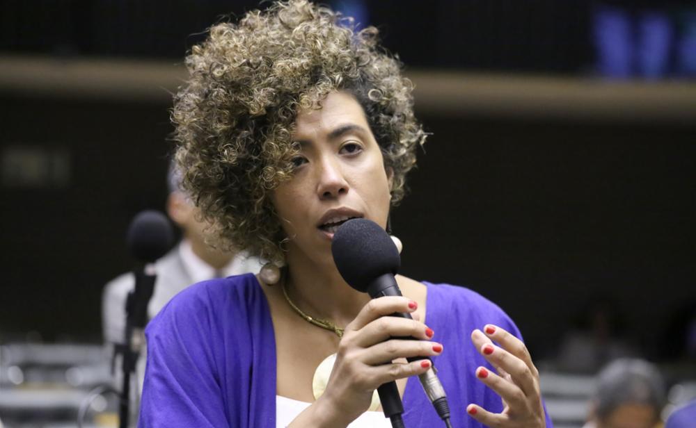 Câmara aprova Projeto de Lei de Talíria que garante educação climática para prevenção de desastres nos locais de trabalho