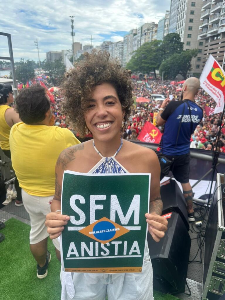 “Julgados, condenados e presos!”, afirma Talíria Petrone em ato no Rio de Janeiro contra PL da Dosimetria para golpistas